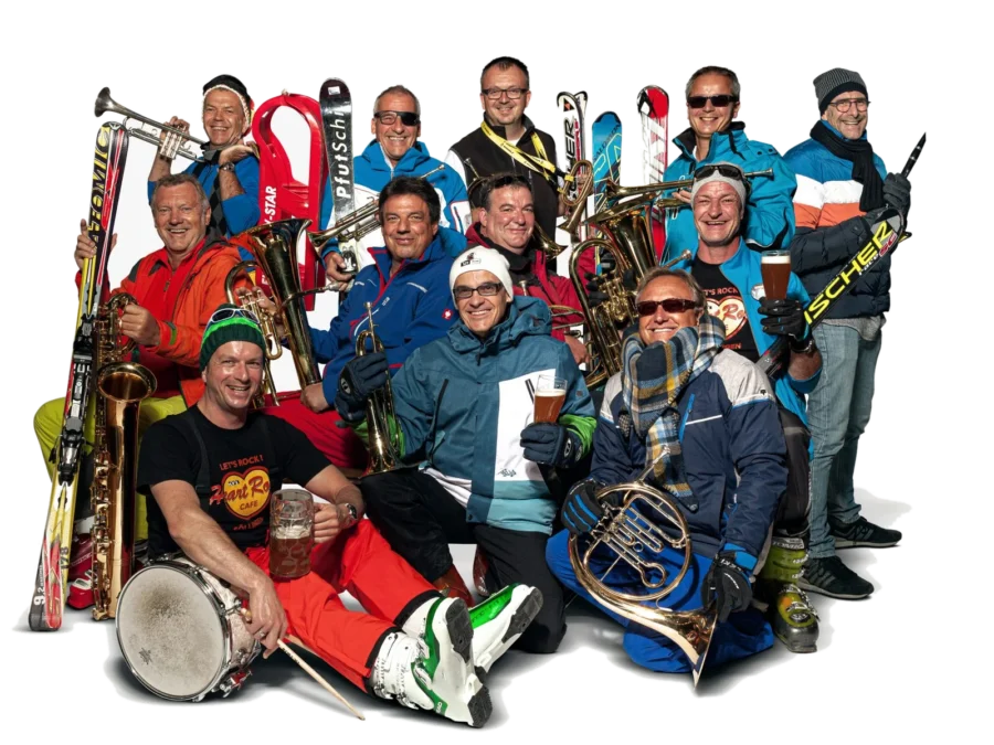 Musikerinnen und Musiker des MVS beim Themen-Fotoshooting im Winter-Outfit